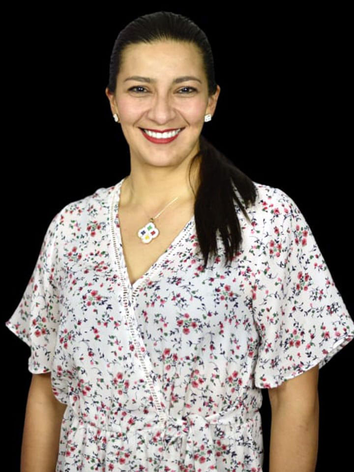 Paula Ávila, Crianza SOS